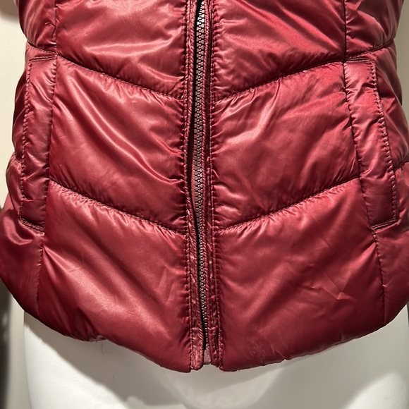 Zip Up Aeropostale Puffy Vest Cranberry Color - Picture 5 of 14